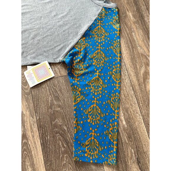 NWT LULAROE RANDY GREY WOMENS BLOUSE TOP SIZE L TAPESTRY 3/4 SLEEVE STRETCH - Picture 3 of 8